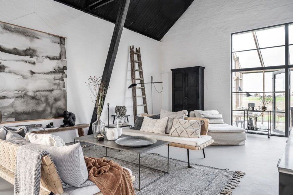 Mikrocement_microtopping_tla_stene_dnevniProstor_MedusaDesign2 profesionalni videz z mikrocementom