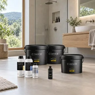 Microne KIT za kopalnice — komplet mikrocementa Cemher Microne (Base, Medium, Primer 100, toner in zaščitni lak) v kopalnici z mikrocementom