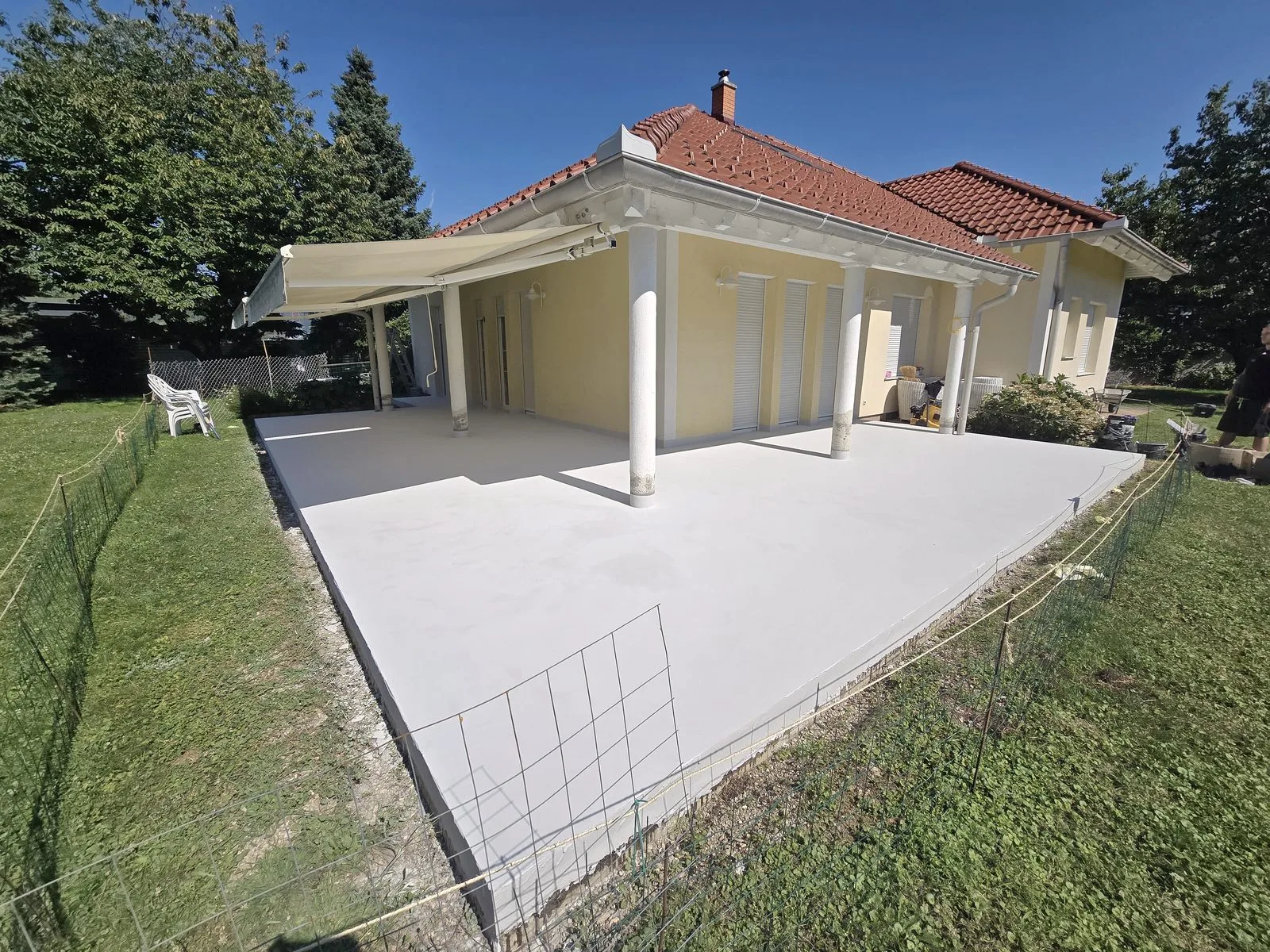 Terasa iz mikrocementa ob hiši